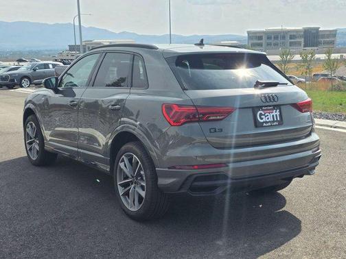 2025 Audi Q3 Premium 45 TFSI S line quattro Tiptronic