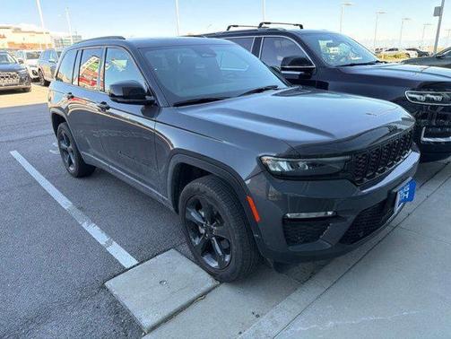 Baltic Gray Metallic Clearcoat 2024 Jeep Grand Cherokee Limited