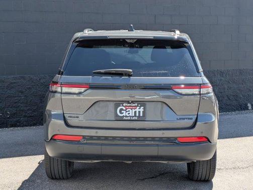 Baltic Gray Metallic Clearcoat 2024 Jeep Grand Cherokee Limited