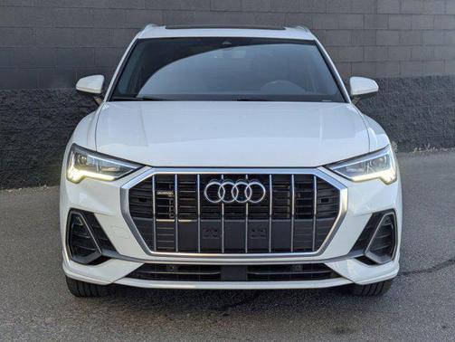 2024 Audi Q3 Premium 45 TFSI S line quattro Tiptronic