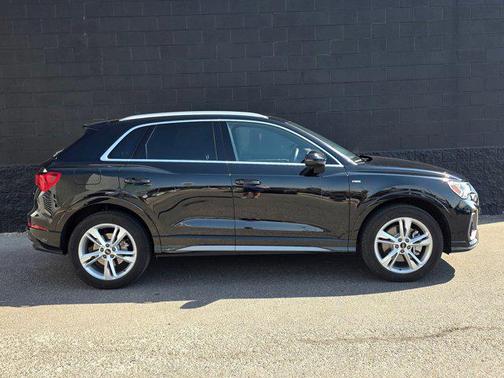 2024 Audi Q3 Premium 45 TFSI S line quattro Tiptronic