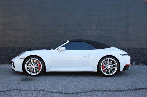 2022 Porsche 911 Carrera 4 GTS