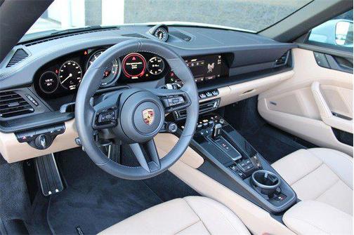 2022 Porsche 911 Carrera 4 GTS