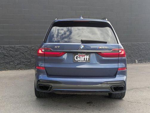 2022 BMW X7 M50i