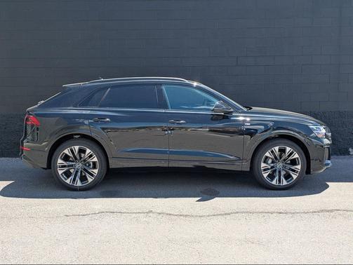 Mythos Black Metallic 2026 Audi Q8 55 Premium Plus