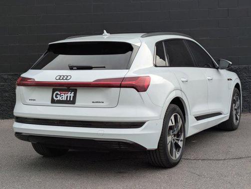 2022 Audi e-tron Premium
