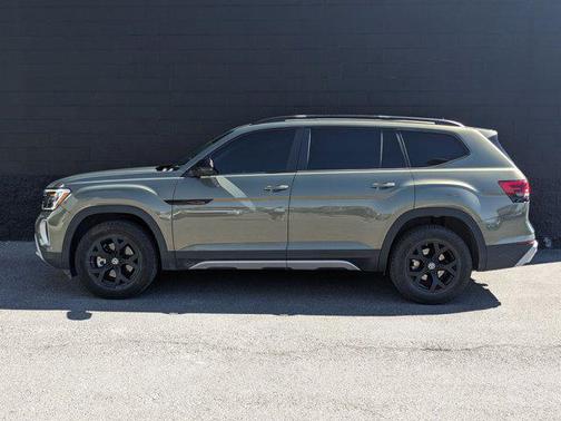 2024 Volkswagen Atlas 2.0T SE w/Technology 4MOTION