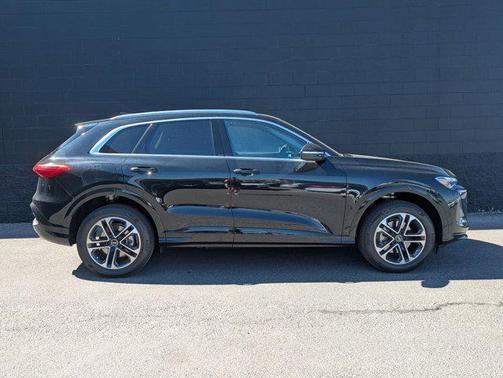 2025 Audi Q5 Premium