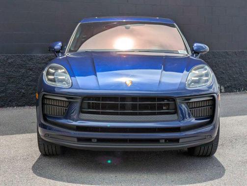 2022 Porsche Macan Base
