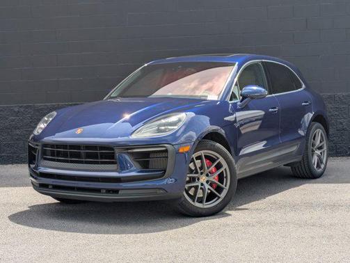 2022 Porsche Macan Base