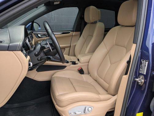 2022 Porsche Macan Base