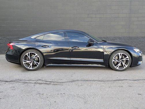 2024 Audi e-tron GT Premium Plus quattro