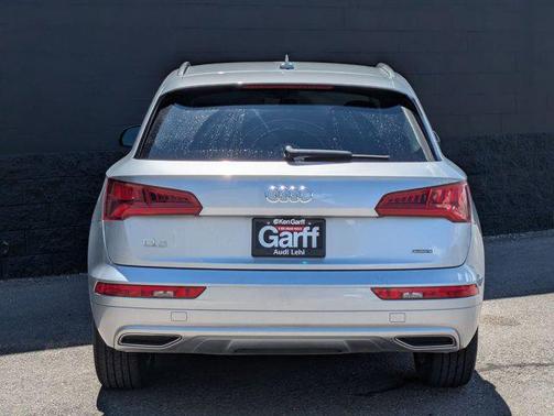 White 2019 Audi Q5 45 Premium
