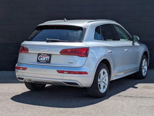 White 2019 Audi Q5 45 Premium