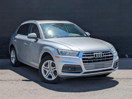 White 2019 Audi Q5 45 Premium