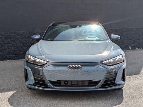 Kemora Gray Metallic 2024 Audi e-tron GT Premium Plus quattro