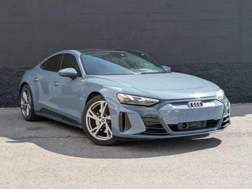 Kemora Gray Metallic 2024 Audi e-tron GT Premium Plus quattro