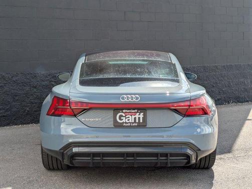 Kemora Gray Metallic 2024 Audi e-tron GT Premium Plus quattro