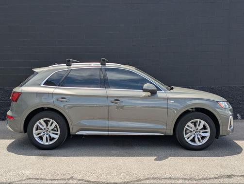 Chronos Gray Metallic 2023 Audi Q5 45 S line Premium