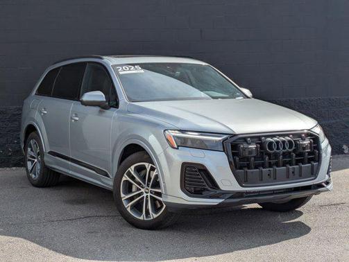 Satellite Silver Metallic 2025 Audi Q7 45 Premium