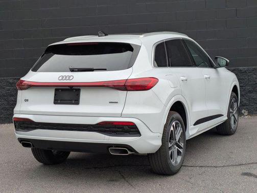 2025 Audi Q5 Premium TFSI quattro S tronic