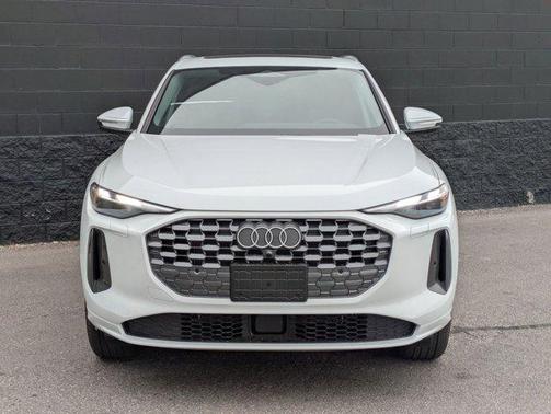 2025 Audi Q5 Premium TFSI quattro S tronic