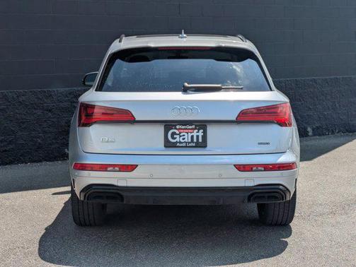 2023 Audi Q5 45 S line Prestige