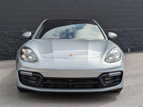 2019 Porsche Panamera GTS