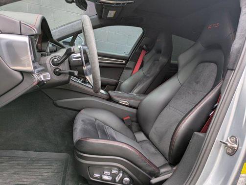 2019 Porsche Panamera GTS