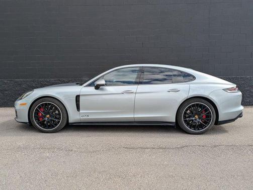 2019 Porsche Panamera GTS