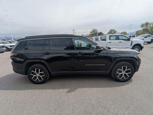 Diamond Black Crystal Pearlcoat 2024 Jeep Grand Cherokee L Limited