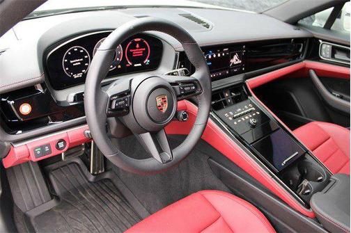 2025 Porsche Panamera 4