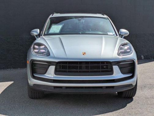 2022 Porsche Macan Base