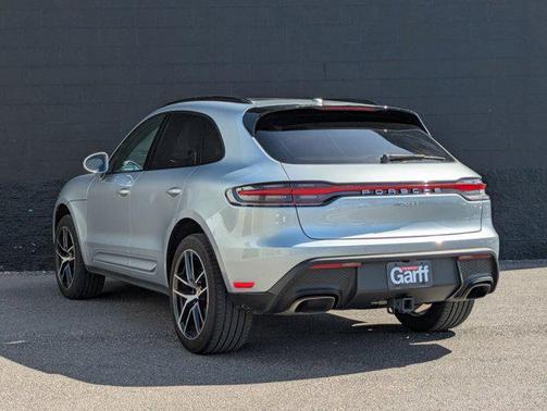 2022 Porsche Macan Base