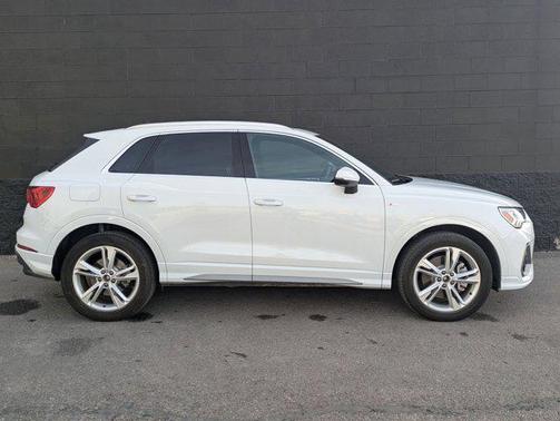 2023 Audi Q3 45 S line Premium Plus