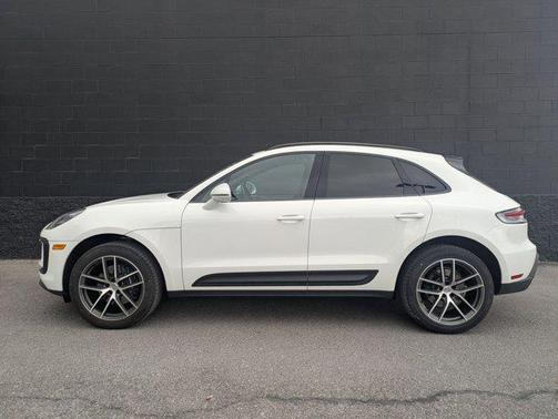 2024 Porsche Macan Base