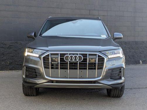 2023 Audi Q7 45 Premium Plus