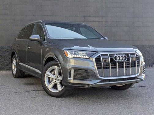 2023 Audi Q7 45 Premium Plus