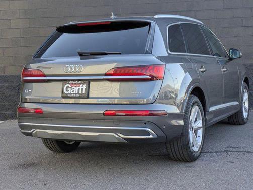 2023 Audi Q7 45 Premium Plus