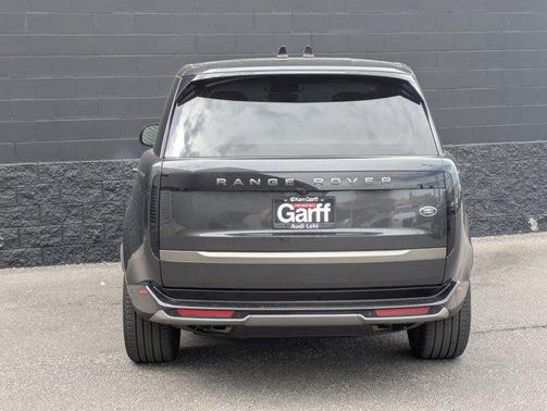 2023 Land Rover Range Rover P530 SE