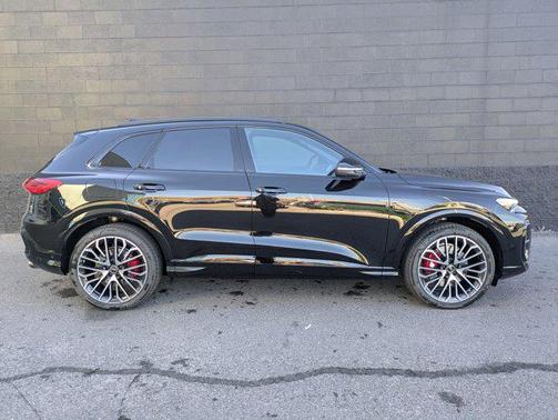 2025 Audi SQ5 3.0T Premium Plus