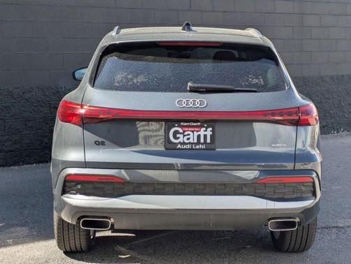 Tambora Gray Metallic 2026 Audi Q5 Premium Plus TFSI quattro S tronic