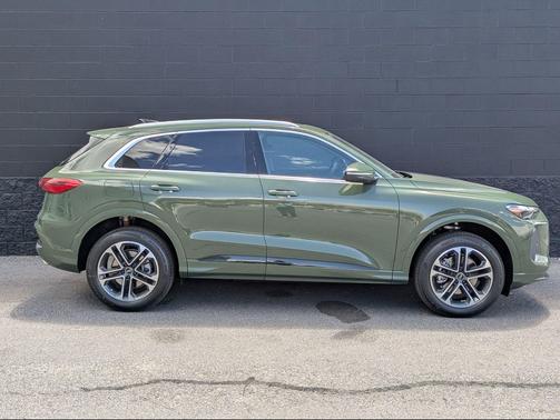 District Green Metallic 2026 Audi Q5 Premium TFSI quattro S tronic