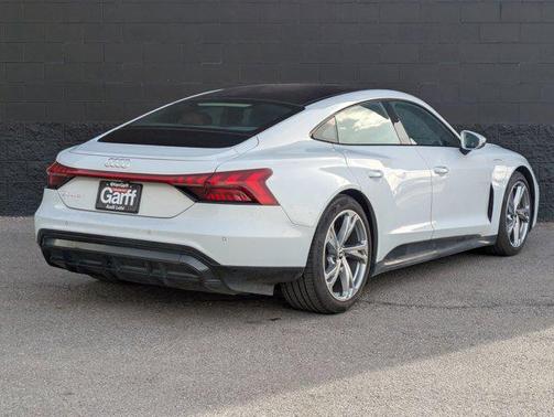 2024 Audi e-tron GT Premium Plus quattro