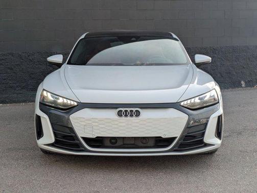 2024 Audi e-tron GT Premium Plus quattro