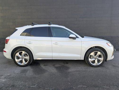 2023 Audi Q5 45 S line Premium Plus