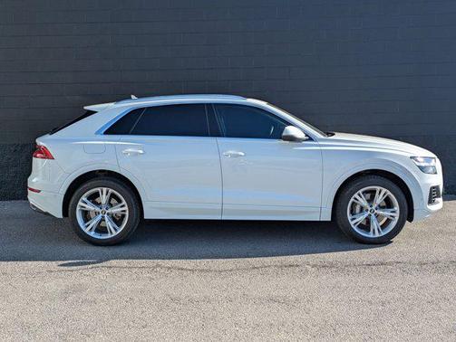 Carrara White 2022 Audi Q8 55 Premium Plus