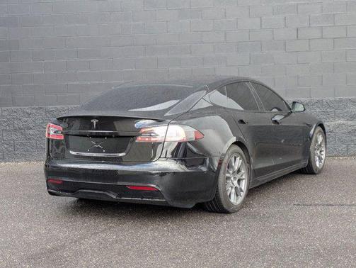 2022 Tesla Model S Plaid