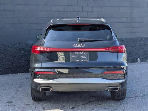 Mythos Black Metallic 2025 Audi Q5 Premium Plus TFSI quattro S tronic