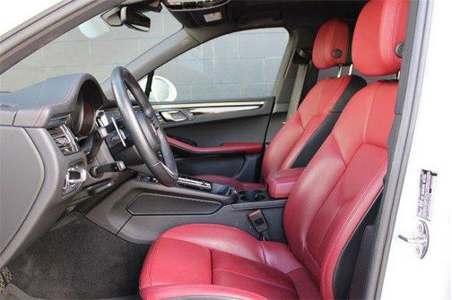 2023 Porsche Macan T